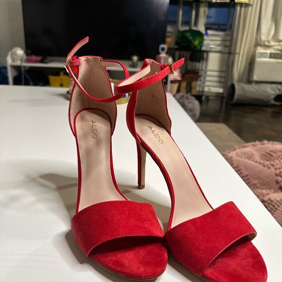 ALDO suede pumps - Picture 2 of 5